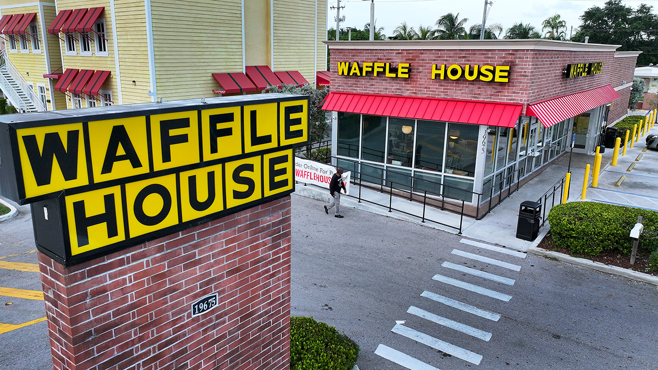 Waffle House offers candlelit Valentine's dinner at more than 200 locations nationwide