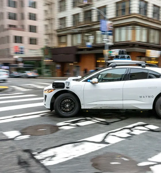 Waymo expands autonomous ride-hailing into Chicago