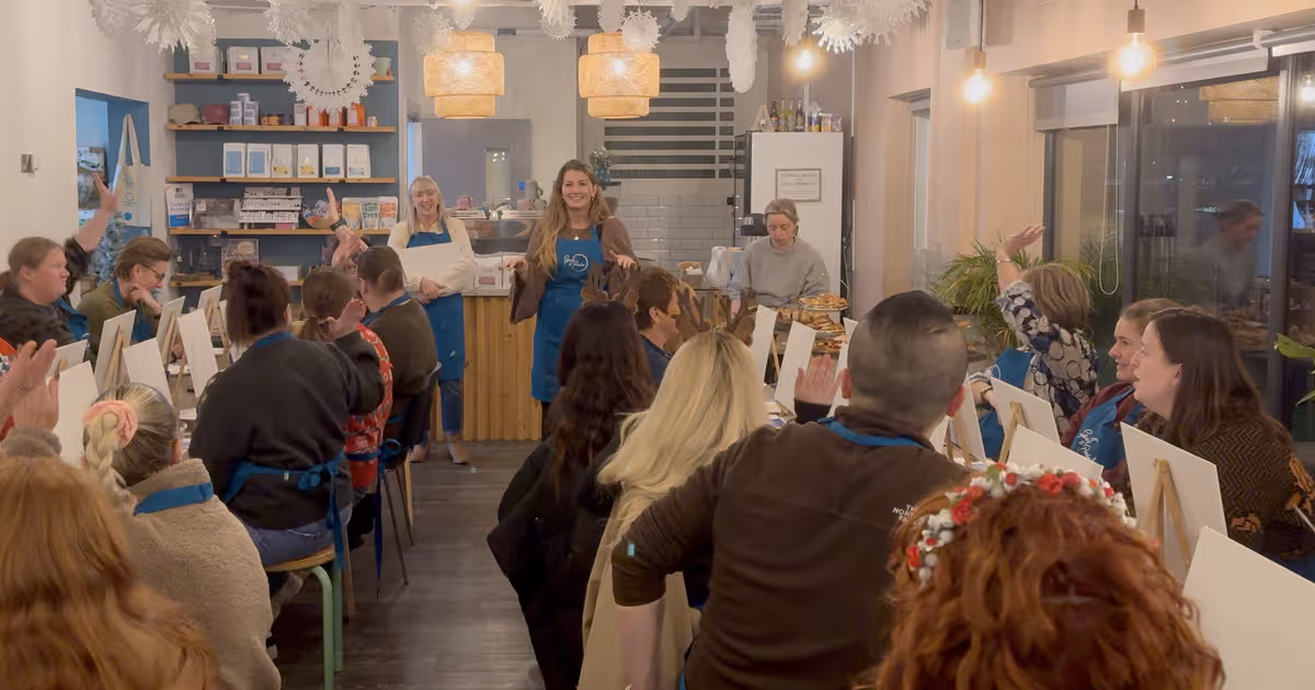 The 'phone free' group that's transformed lives by helping people switch off