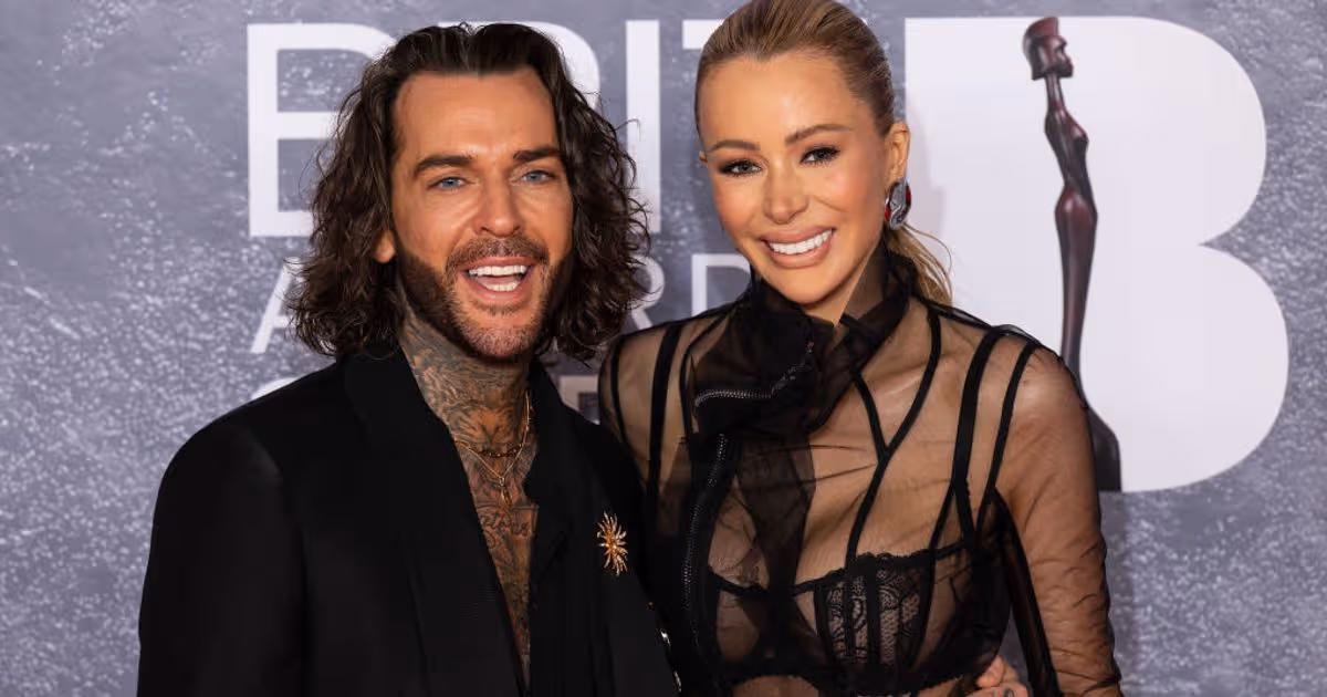 Olivia Attwood and Pete Wicks seen leaving hotel together after his 3am pizza run