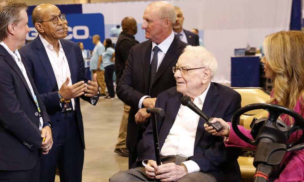 Berkshire Hathaway shares drop 4% after poor fourth-quarter results