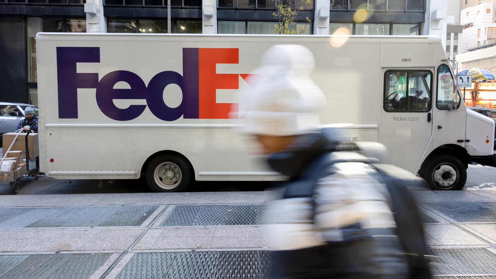 FedEx launches same-day delivery with OneRail to rival Amazon, Walmart