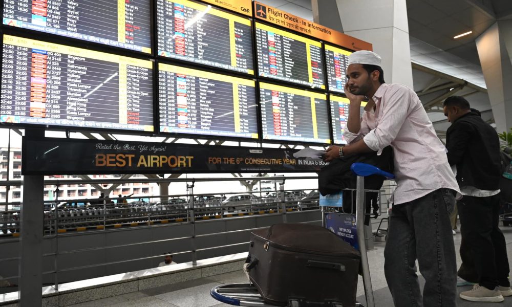 Emirates' first flight out of Dubai takes off