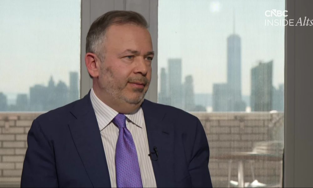 Saba Capital's Boaz Weinstein warns private credit problems are multiplying