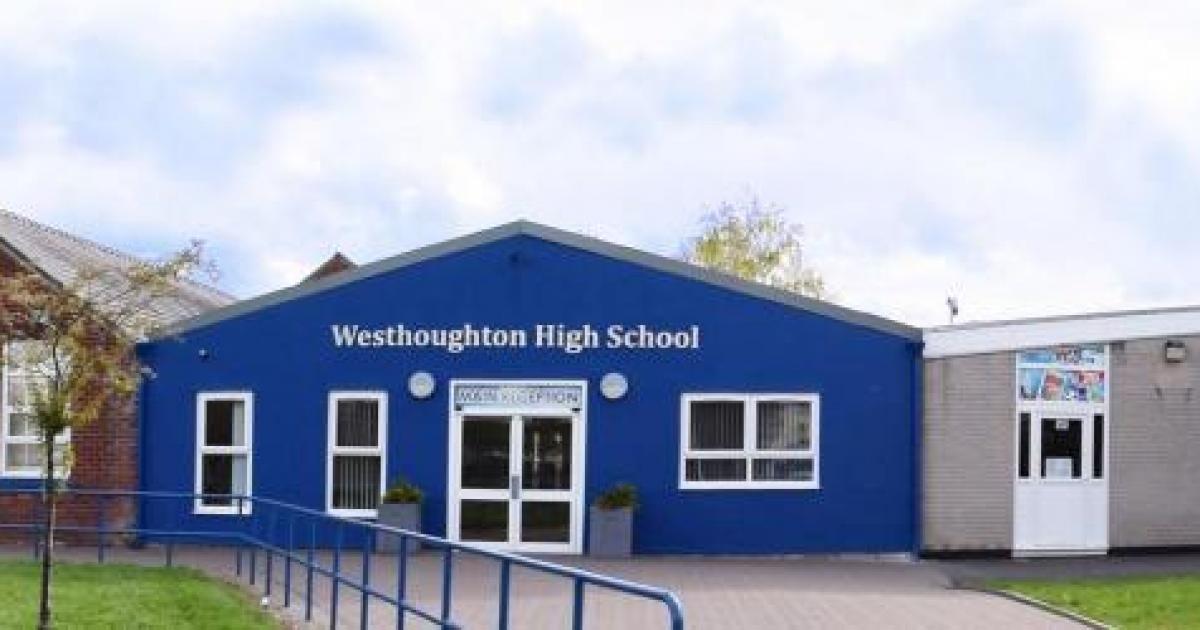 Police and Westhoughton High School staff called to remove youths