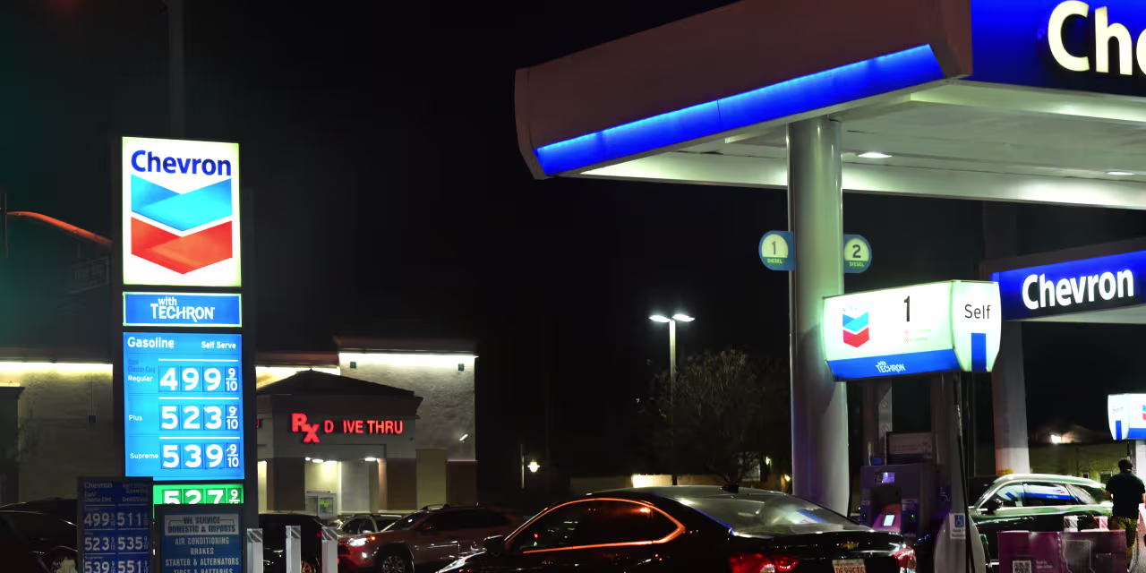 Trump Orders Tanker Insurance and Escorts as Oil Surges