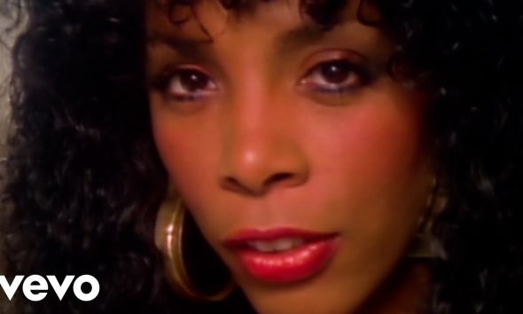 Donna Summer - She Works Hard For The Money