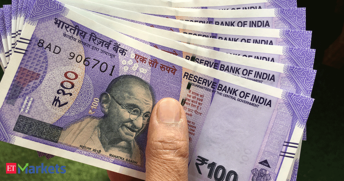 Rupee sinks to record low of 92.39 vs USD on energy supply worries