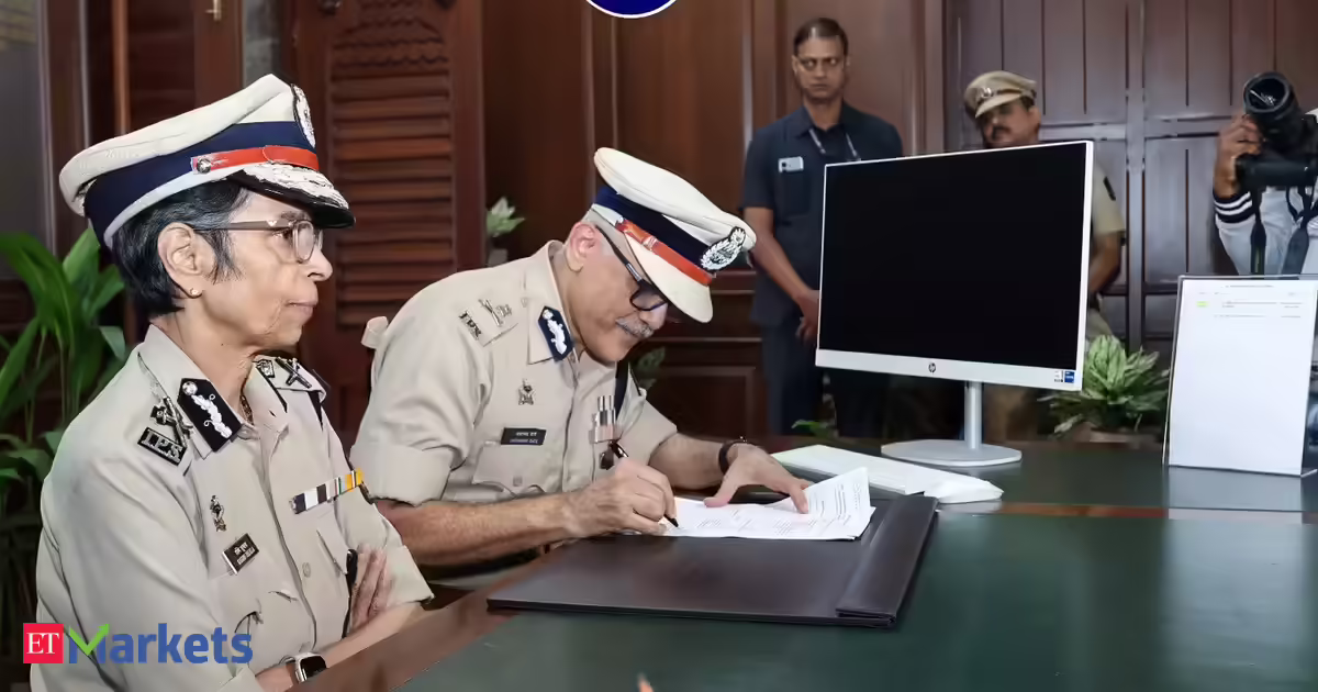 Sadanand Date takes charge as Sebi executive director