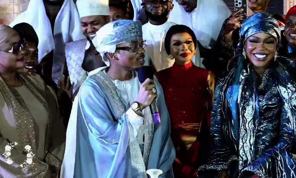 UTACHEKA VITUKO VYA SHILOLE KWENYE HARUSI YA GIGY MONEY NA TARICK UKUMBINI....