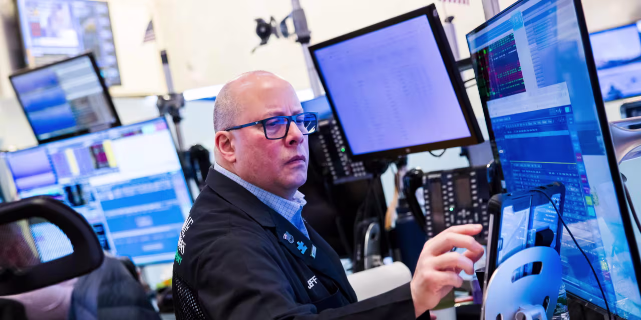 These Stocks Are Today’s Movers: Super Micro, Dell, Planet Labs, SolarEdge, XPeng, York Space Systems, and More