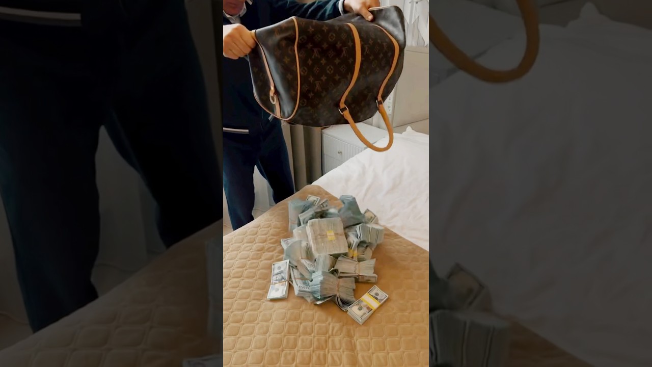 #money #moneymanifesting #cash #dollar