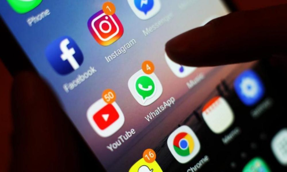 MPs vote to reject social media ban for under-16s