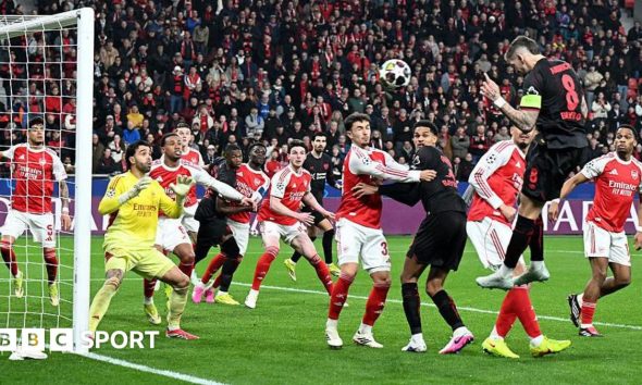 Andrich scores from corner for Leverkusen