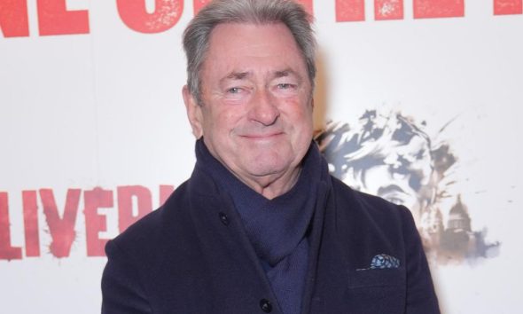 Alan Titchmarsh's plants that will get birds in your garden