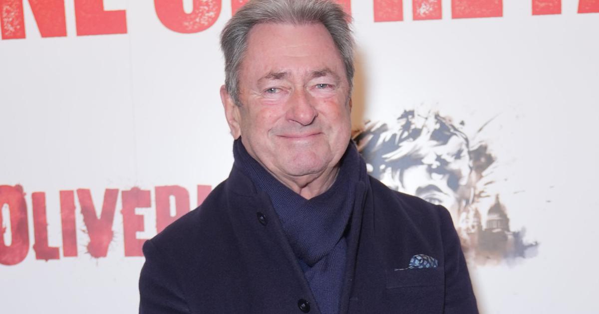 Alan Titchmarsh's plants that will get birds in your garden