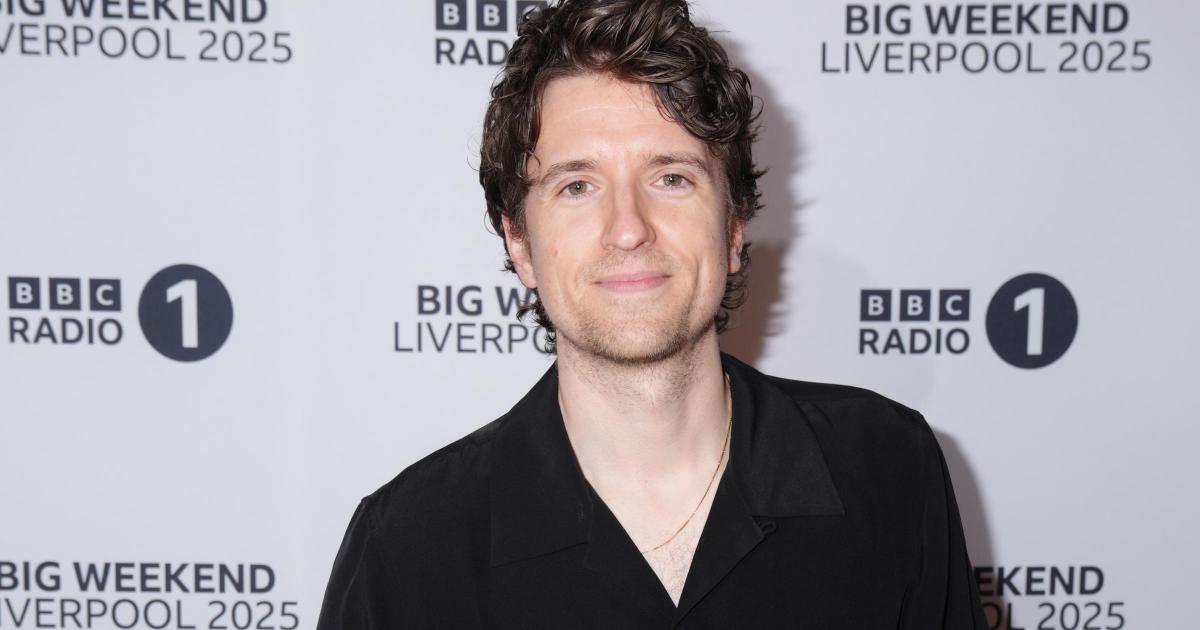 When will Greg James pass through County Durham on his tandem bike?