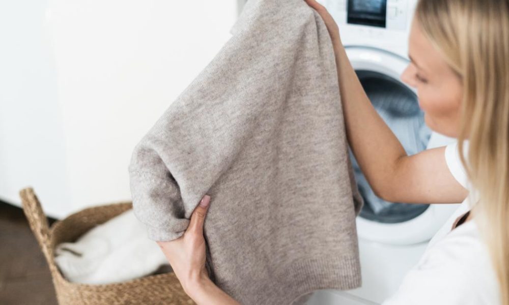 How to wash wool clothing properly to avoid ruining it