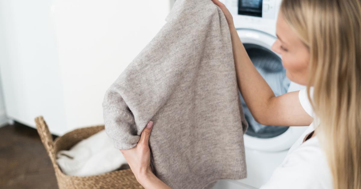 How to wash wool clothing properly to avoid ruining it