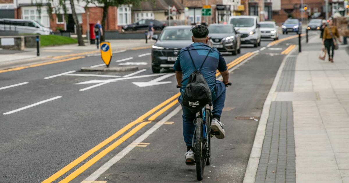 Residents feel unsafe cycling on Darlington roads, council warned