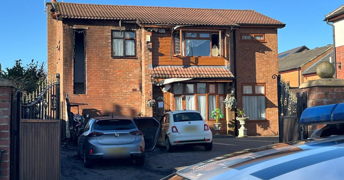 LIVE - House fire in Darlington with police cordon in place