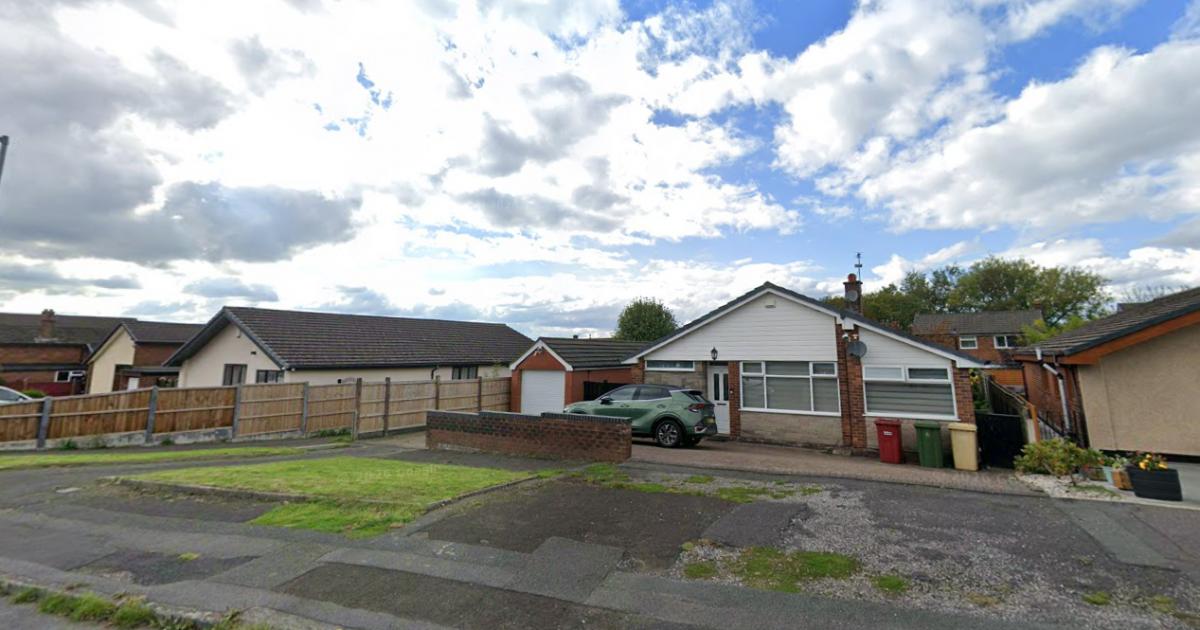 Bolton couple win approval to turn footpath into garden