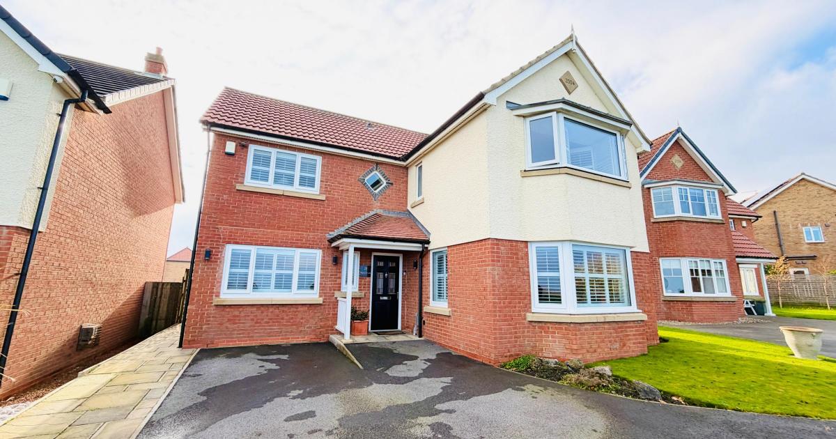 See inside this Four-bed Seaham home for sale near the beach