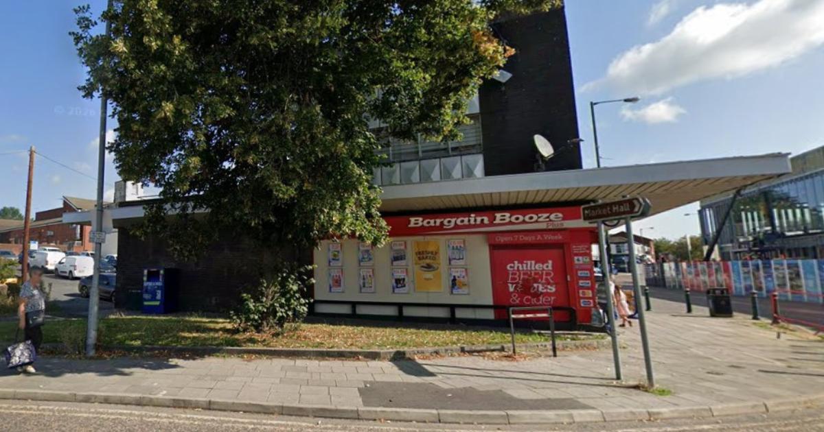 Bargain Booze sign warns against unsavoury cash payments