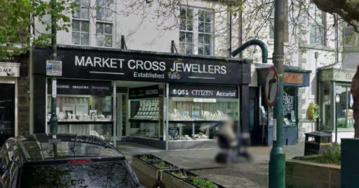 Market Cross Jewellers staff 'shaken' after 'robbery'