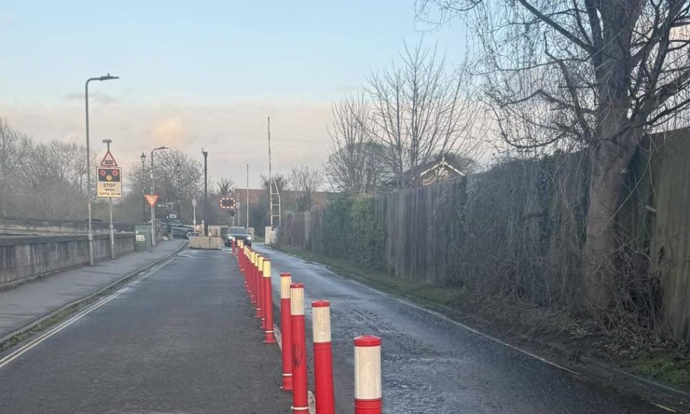 Norton Road (Blackboards) shut to traffic