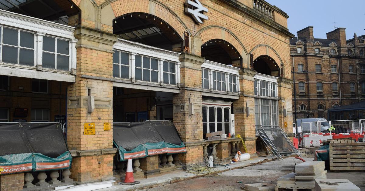York railway station bus canopy at risk of collapse removed