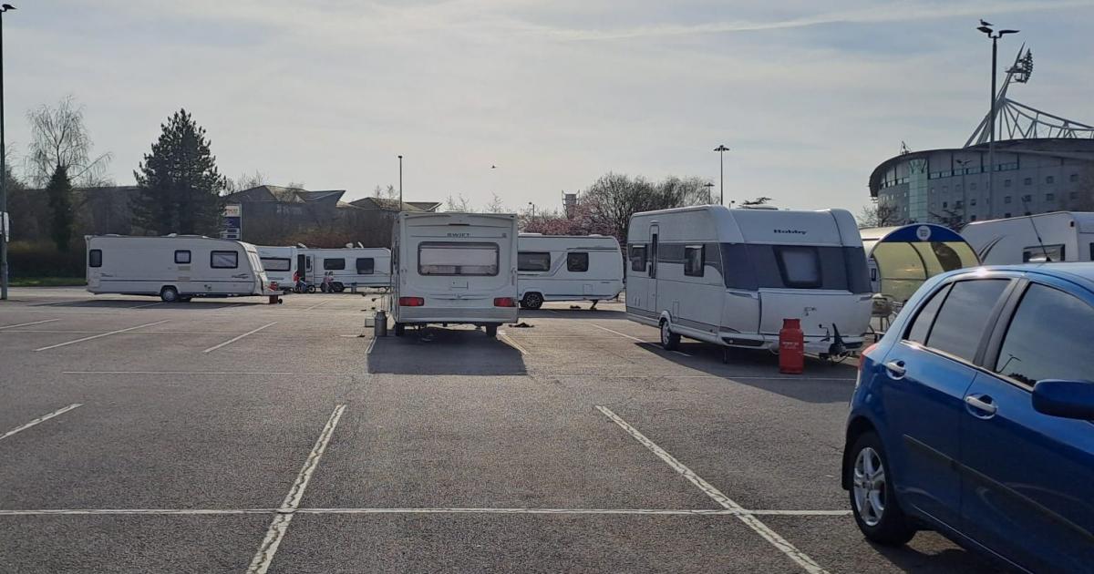 Travellers move on to Tesco car park in Middlebrook