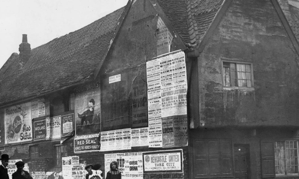 15 photos of Walmgate in York show a century of change