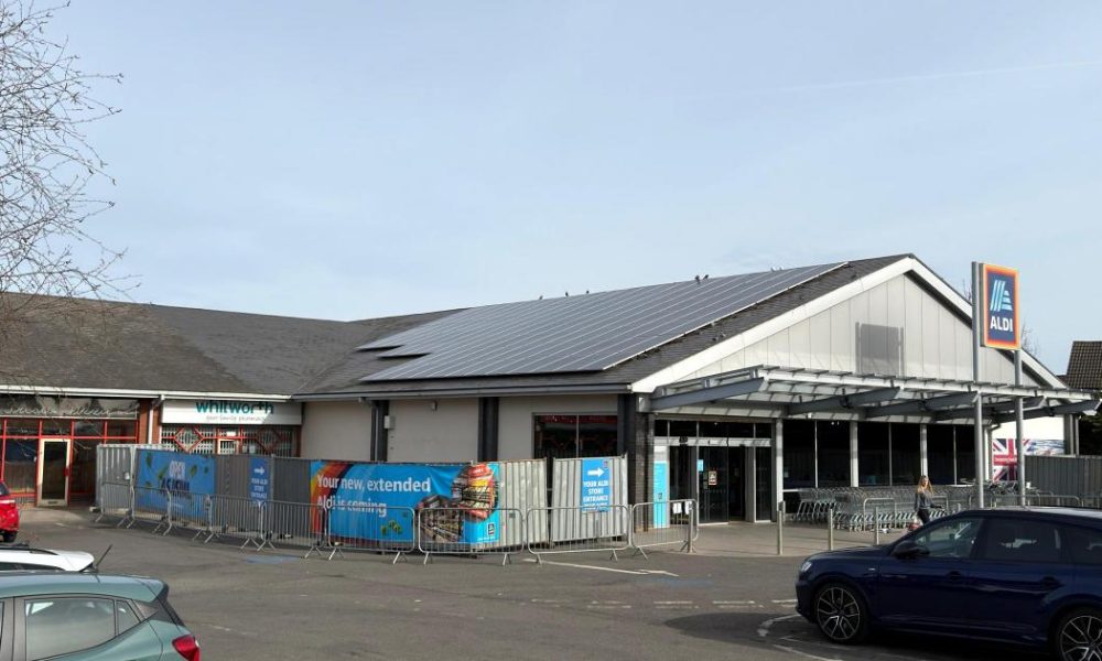 Yarm Aldi extension work begins as car park fenced off