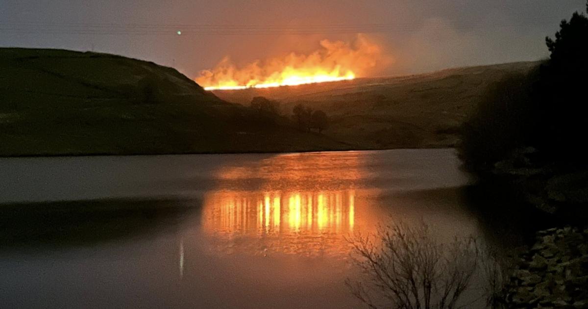 Lancashire fire crews tackle moorland fires on Scout Moor