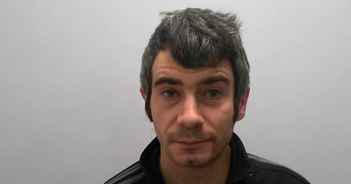 Damian Hunter jailed for assaulting Scarborough sister