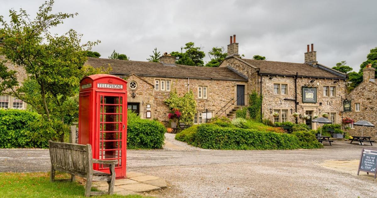 Emmerdale's Lisa Riley issues health update after bad fall