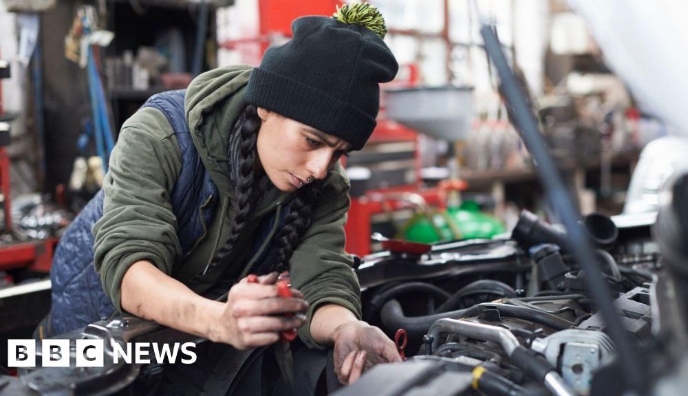 UK economy failed to grow in January ahead of Iran war