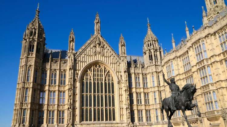 As former London Fire Brigade Chief, I believe we must choose the safest restoration option: full decant