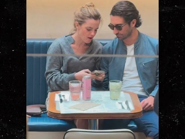 0304-Emma-Watson-Gonzalo-Hevia-Baillères-Romance-Sub1