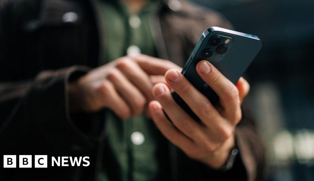 Ad for AI editing app which said it could 'remove anything' banned