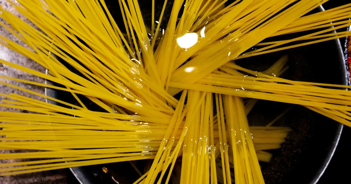 You Should Cook Pasta In Cold Water, Chefs Say
