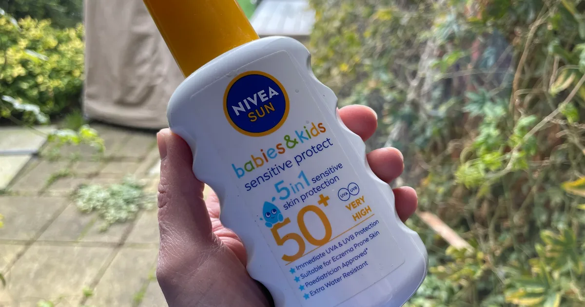 When To Put Sun Cream On Kids, According To A Doctor