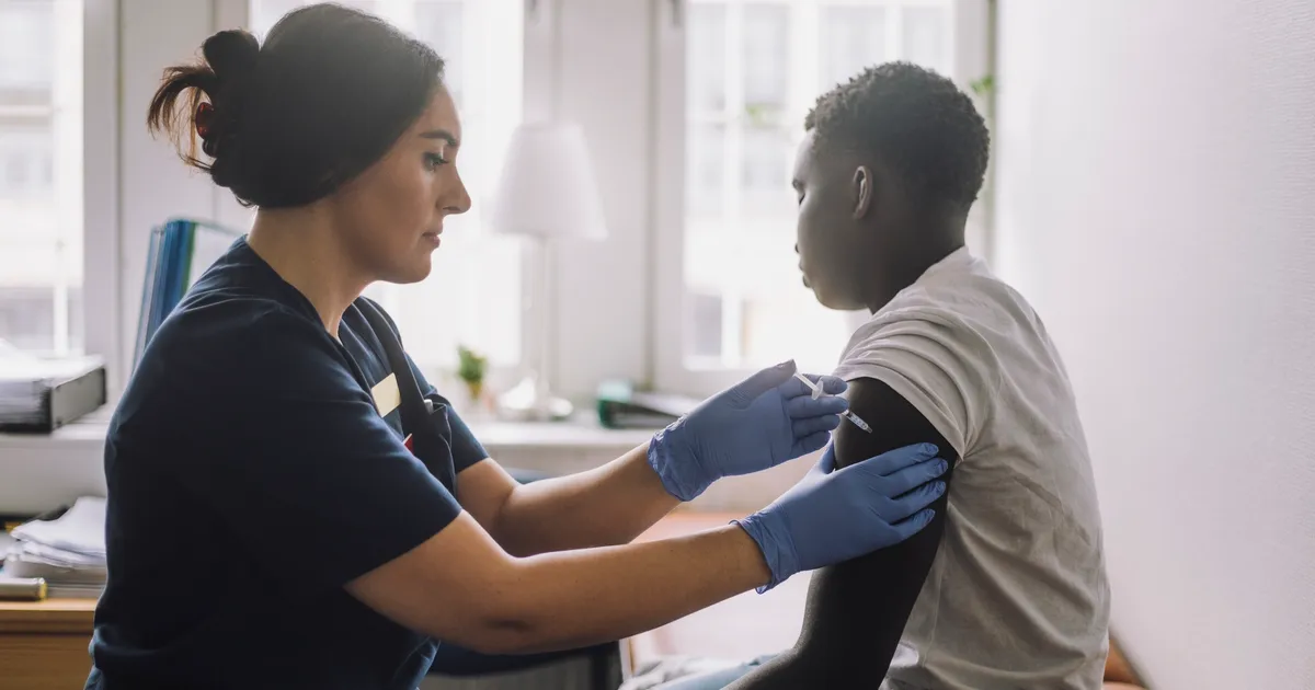 Meningitis Outbreak: Charity Calls For 'MenB' Vaccine To Be Offered To Teens