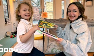 Screen time for under-fives should be limited to one hour a day, parents told