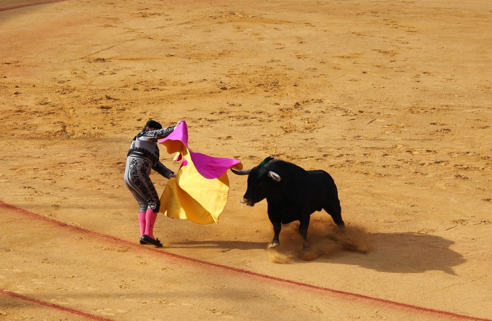 Bitcoin advances to $71,000 while derivatives signal cautious bullishness: Crypto Markets Today