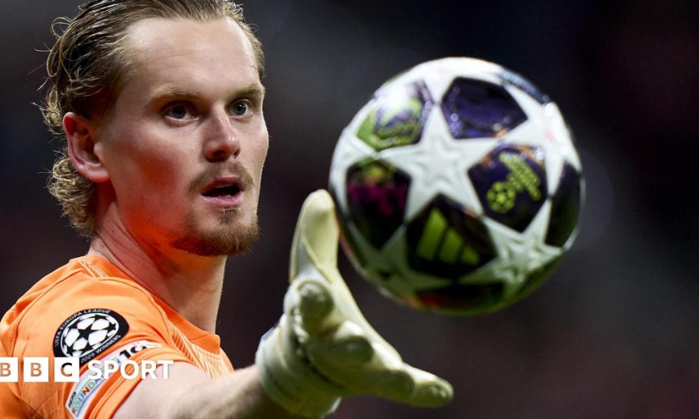 Antonin Kinsky in action for Tottenham Hotspur