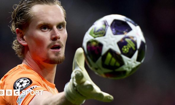 Antonin Kinsky in action for Tottenham Hotspur