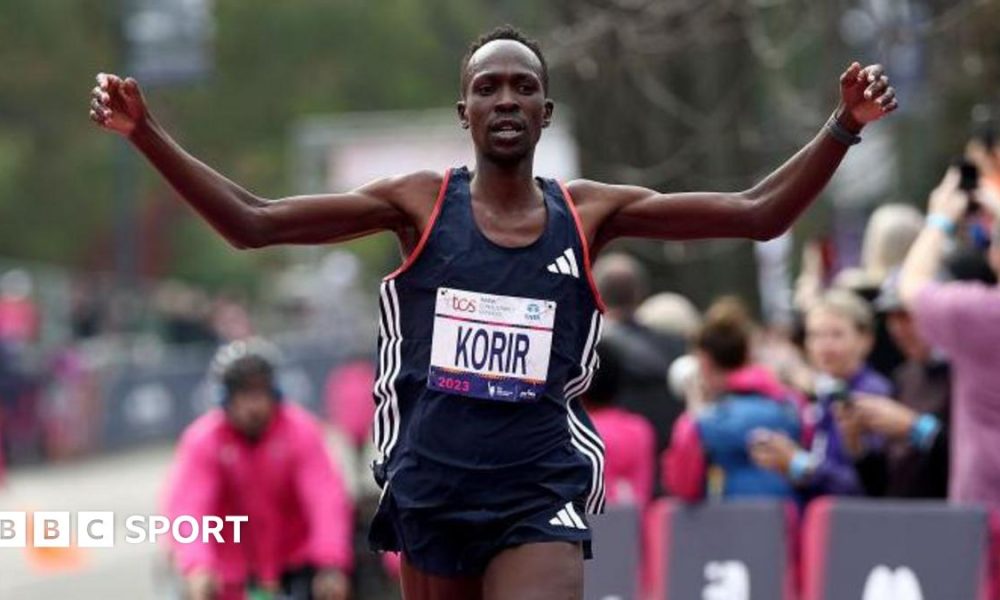 Albert Korir celebrating