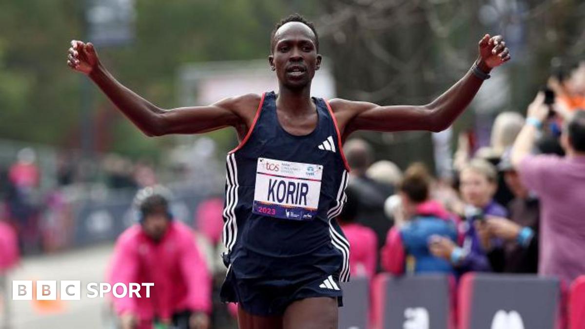 Albert Korir celebrating